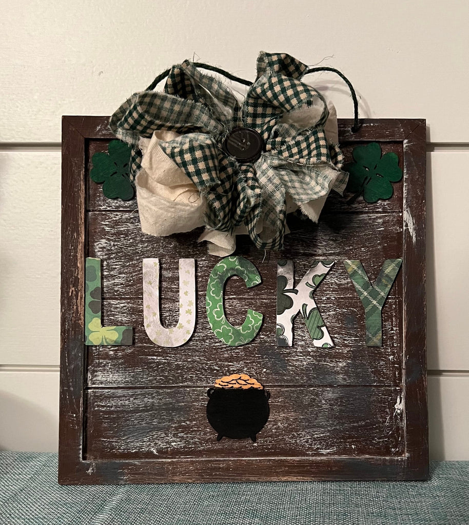 Rustic St Patrick’s Day Lucky sign picture