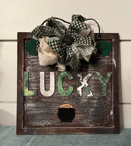 Rustic St Patrick’s Day Lucky sign picture