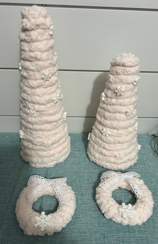 Pink Tier Tray Wreaths in Chunky Yarn with Snowflakes