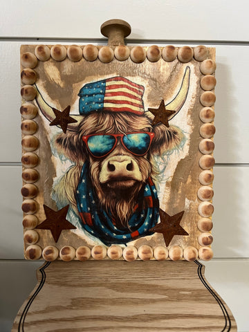 Heiland Cow Patriotic Shelf Sitter